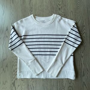 ⋆Vineyard Vines Striped Sweatshirt⋆